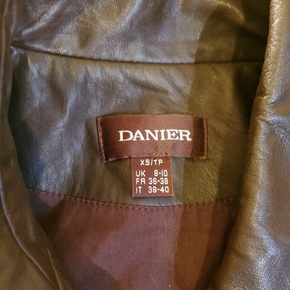 Dark brown Danier leather jacket (XS) - Picture 2 of 2